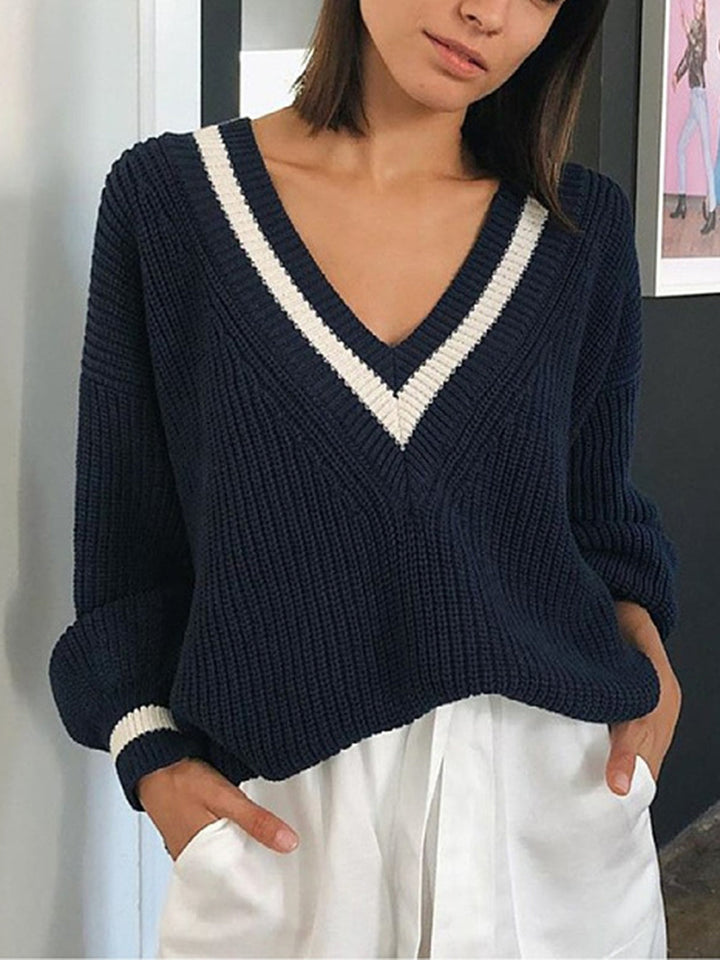 Luna Sweter Sportswear Chic – Sweter z Dzianiny w Kolorze Granatowym z Dekoltem w Serek i Kontrastowymi Paskami