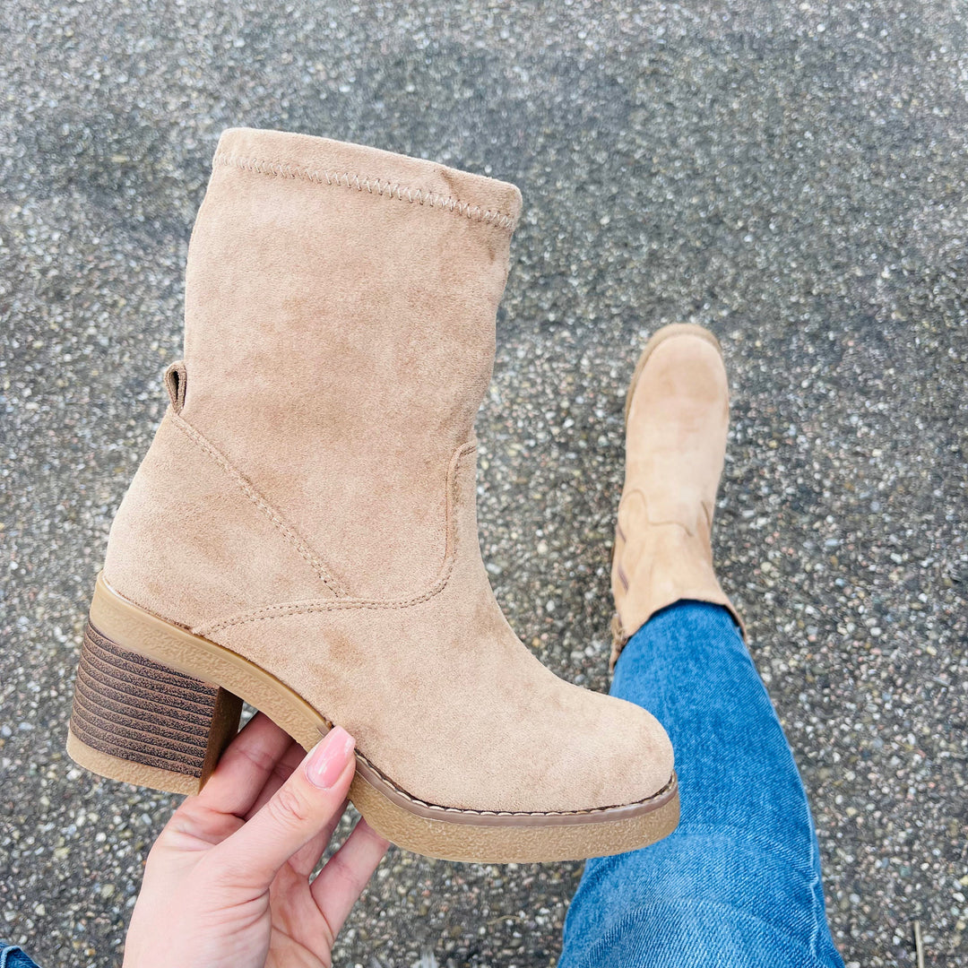 Ivy Damskie Botki Khaki – Zamszowe Półwysokie Buty z Zamkiem & Wygodnym Obcasem