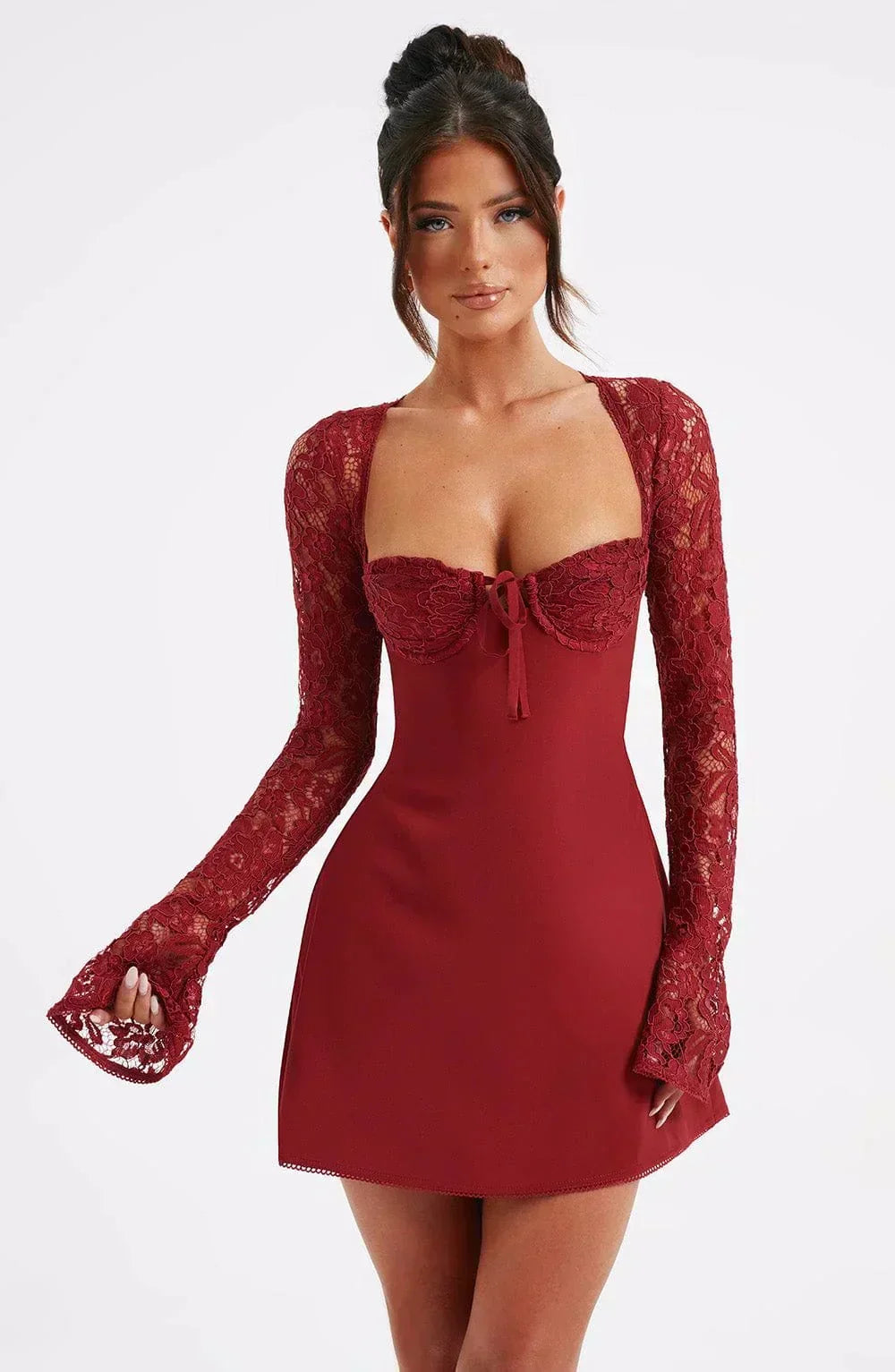 Juliette Sukienka Mini Damska – Elegancka Koronkowa Sukienka z Dekoltem w Serca i Dopasowanym Krojem