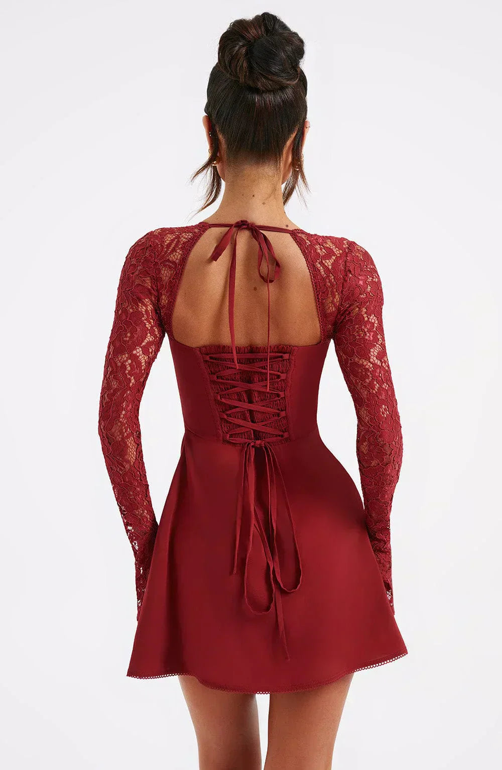 Juliette Sukienka Mini Damska – Elegancka Koronkowa Sukienka z Dekoltem w Serca i Dopasowanym Krojem