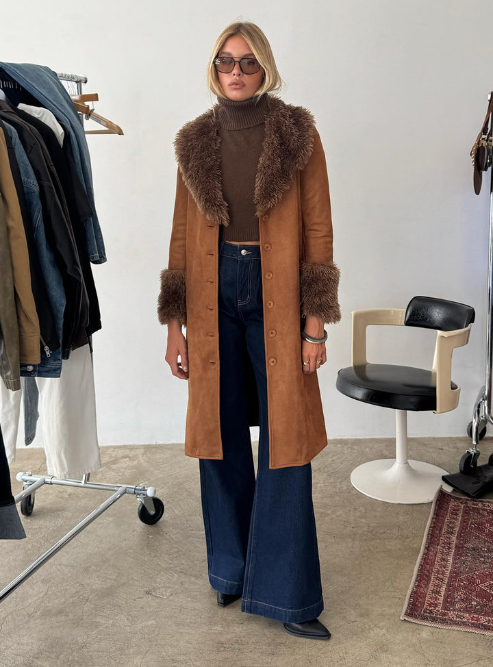 Allegra | Klasyczny Długi Trench Coat z Ciepłymi Akcentami z Futra