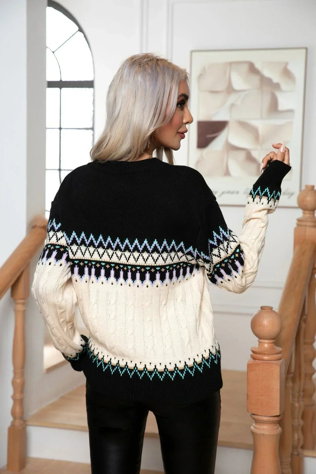Samira Sweter Damski – Elegancki Norweski Sweter z Ciepłej Dzianiny w Geometryczne Wzory