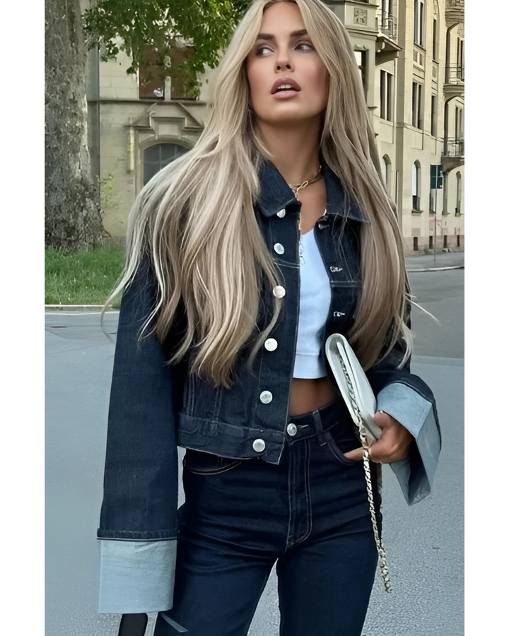 Bea Zestaw Denim Damski – Krótka Kurtka i Szerokie Jeansy z Kontrastowymi Klapami dla Modnego Looku