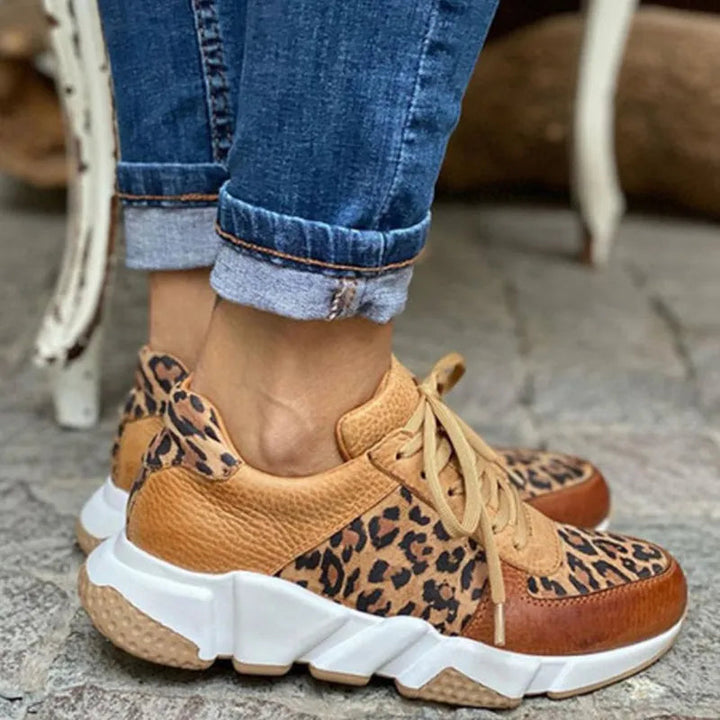 Helene Damskie Sneakersy – Wygodne i Modne Buty Sportowe z Wzorem w Panterkę i Ergonomiczną Podeszwą