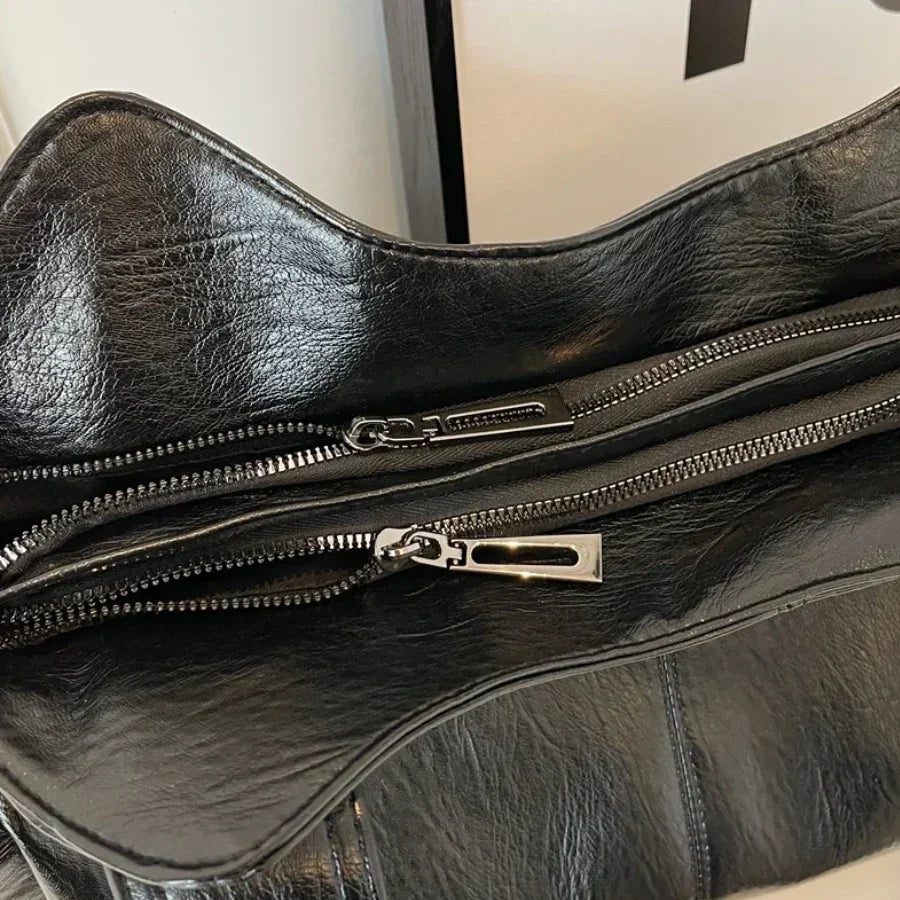 Dakota Torebka Damska na Ramię – Elegancka Skórzana Torebka z Regulowanym Paskiem i Przestronnym Designem