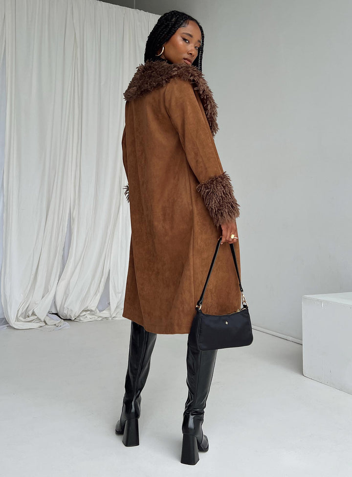 Allegra | Klasyczny Długi Trench Coat z Ciepłymi Akcentami z Futra