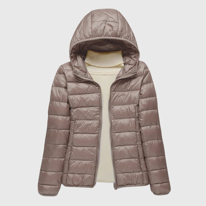 Fenella | Lekka kurtka pikowana o slim fit z wiatroodpornym kapturem