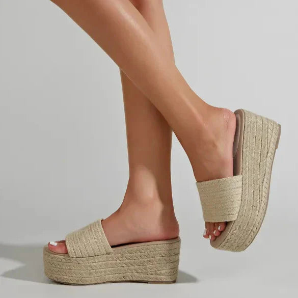 Bella Buty Damskie – Podwyższające Mokasyny z Mikrofibry z Okrągłym Noskiem i Gumową Podeszwą