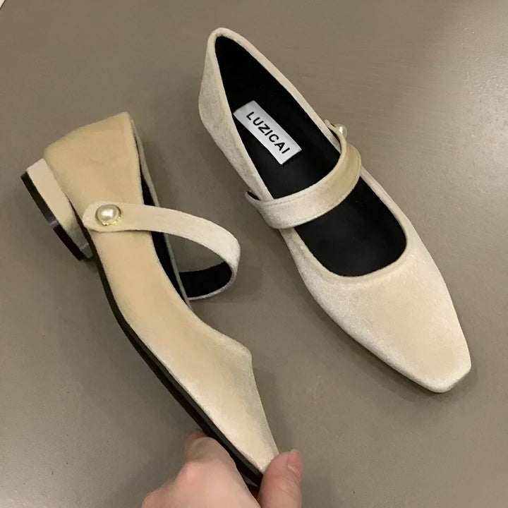 Amélie Baleriny Damskie – Eleganckie Buty z Perłowym Paseczkiem i Szykownym Szpiczastym Noskiem