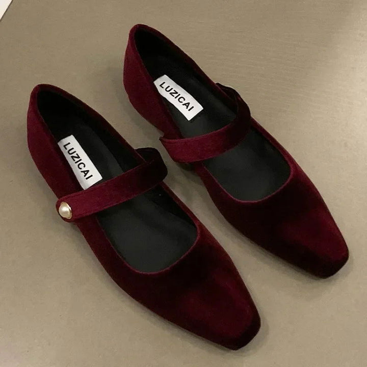 Amélie Baleriny Damskie – Eleganckie Buty z Perłowym Paseczkiem i Szykownym Szpiczastym Noskiem