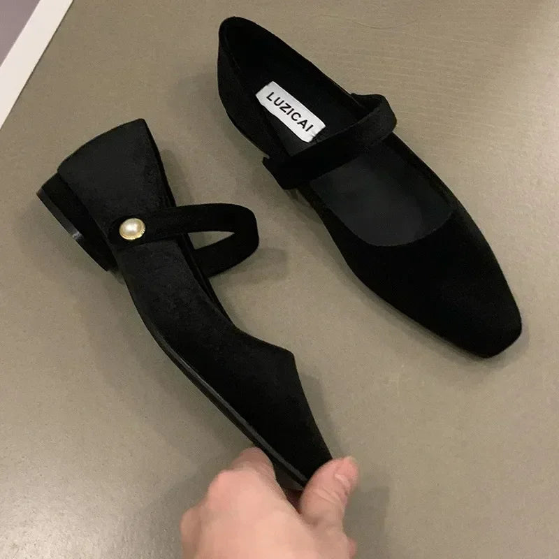 Amélie Baleriny Damskie – Eleganckie Buty z Perłowym Paseczkiem i Szykownym Szpiczastym Noskiem