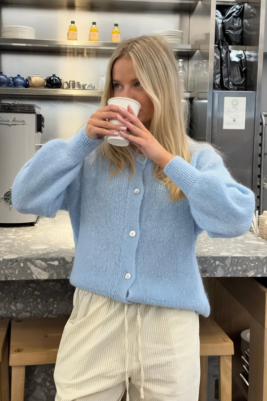 Isabella Damski Kardigan – Klasyczny i Wygodny Sweter z Ponadczasowym Designem i Eleganckim Krojem