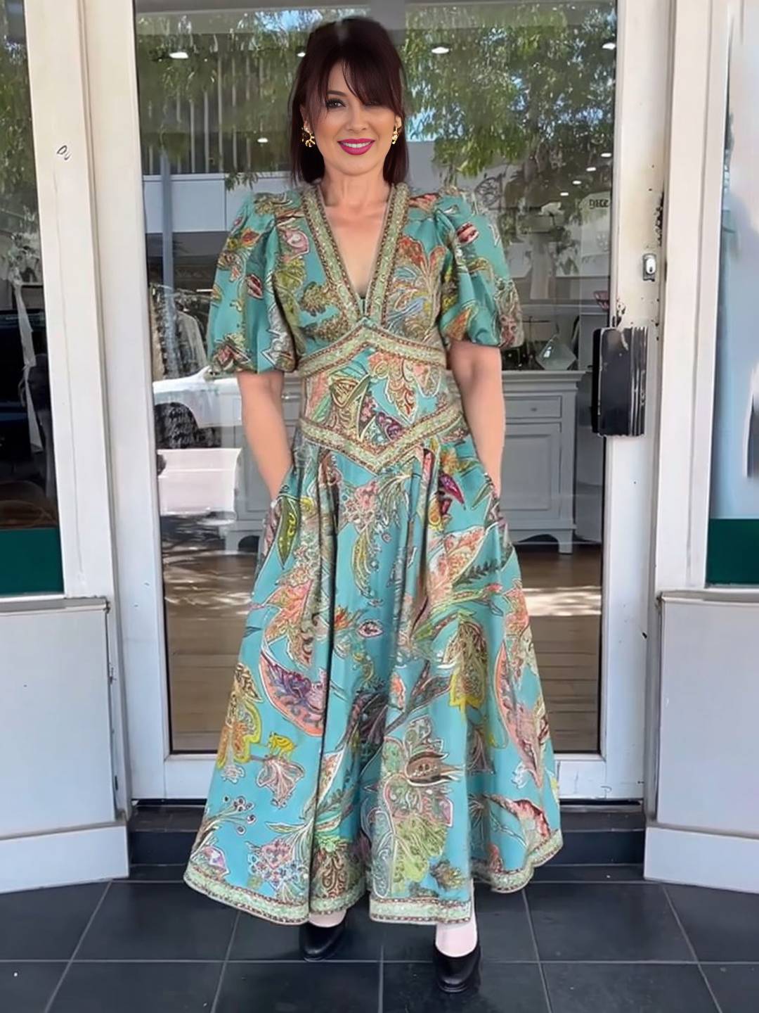 Scarlett Sukienka Maxi Damska – Elegancka Sukienka w Kwiaty z Dekoltem w Serek i Krótkimi Rękawami na Przyjęcia i Uroczystości