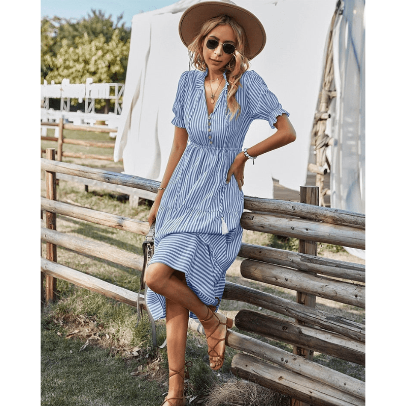 Catarina Sukienka Midi Looksy – Dopasowana w talii i lekki paskowany wzór na lato
