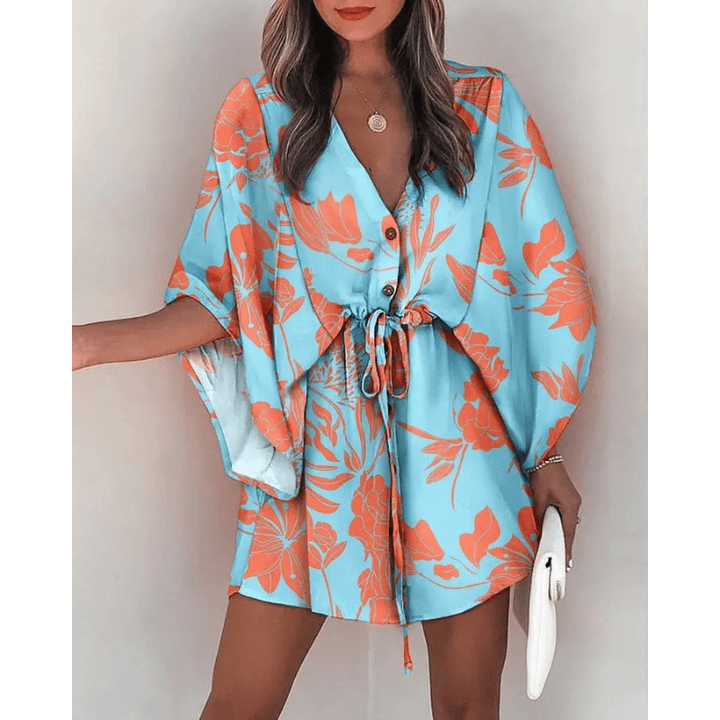 Mini sukienka boho Cilla z kwiatowym wzorem, krótkimi rękawami i krojem kimono na lato