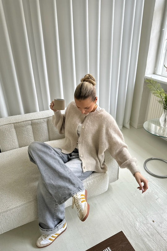 Isabella Damski Kardigan – Klasyczny i Wygodny Sweter z Ponadczasowym Designem i Eleganckim Krojem