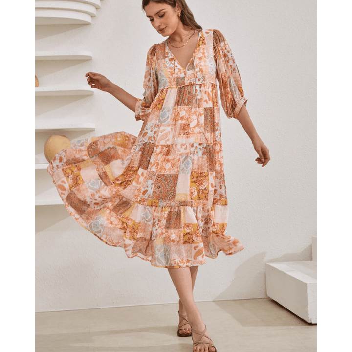 Rosina Długa Sukienka Looksy – Abstrakcyjny boho wzór i zwiewny, warstwowy fason