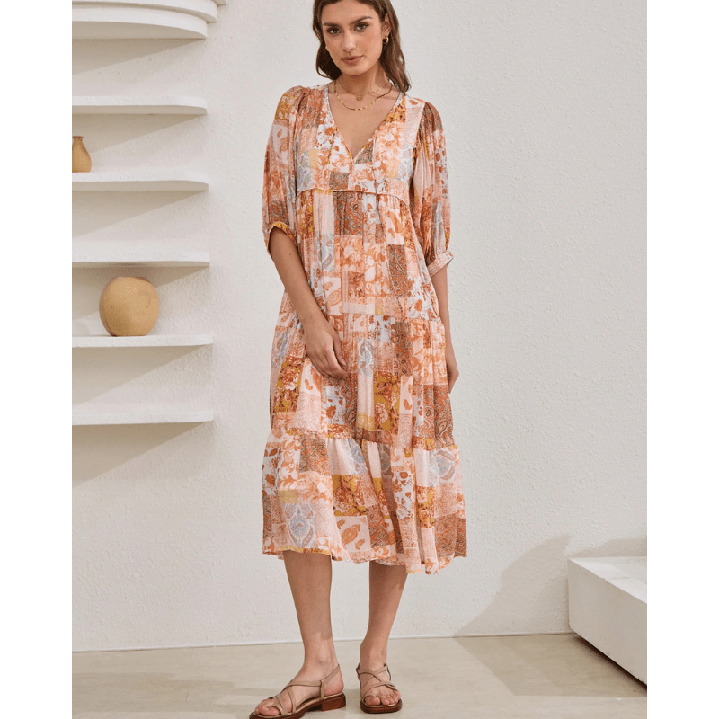 Rosina Długa Sukienka Looksy – Abstrakcyjny boho wzór i zwiewny, warstwowy fason
