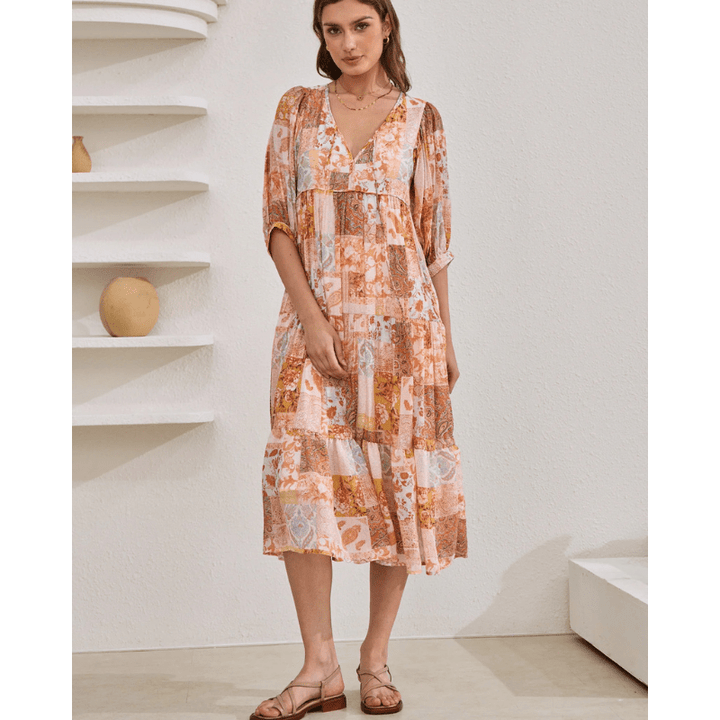 Rosina Długa Sukienka Looksy – Abstrakcyjny boho wzór i zwiewny, warstwowy fason
