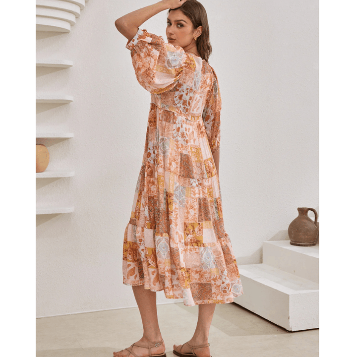 Rosina Długa Sukienka Looksy – Abstrakcyjny boho wzór i zwiewny, warstwowy fason
