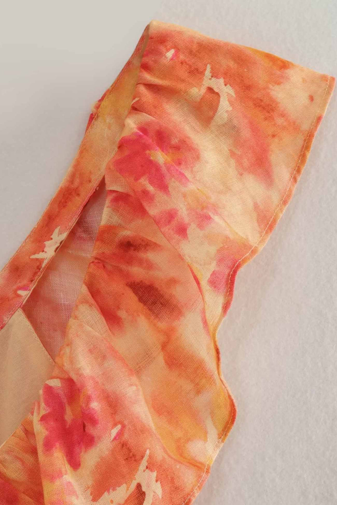 Długa Sukienka Damska Amara – Letnia Sukienka Bez Rękawów z Falbankowymi Ramiączkami i Eleganckim Dekoltem w Serek