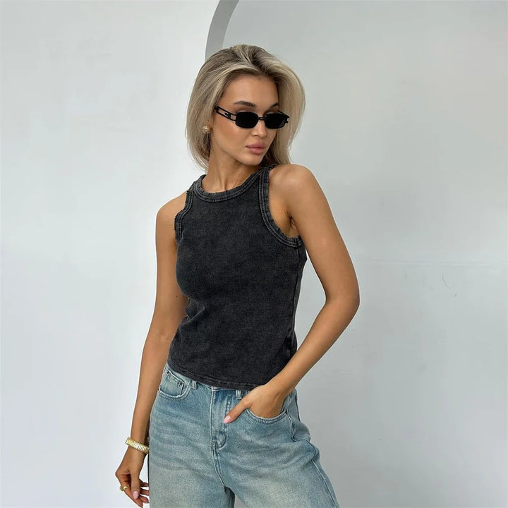 Top Damski Ruby – Krótki Bezrękawnik z Prążkowanej Dzianiny w Stylu Retro