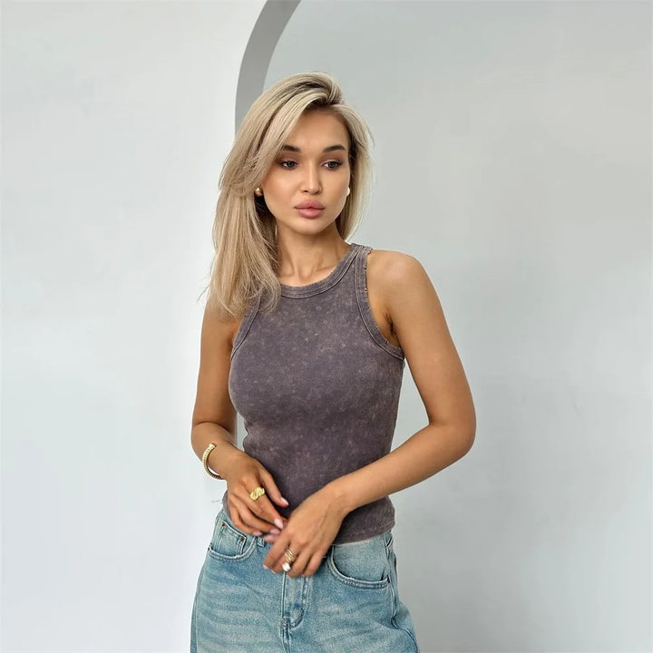 Top Damski Ruby – Krótki Bezrękawnik z Prążkowanej Dzianiny w Stylu Retro