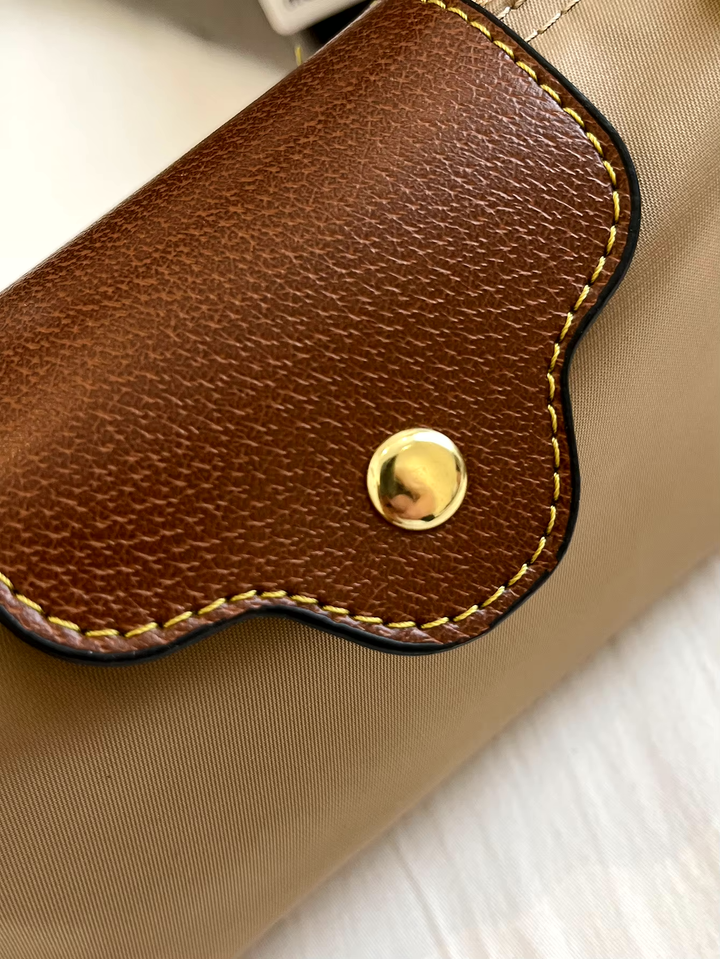 Camille Damska Mini Torebka – Kompaktowa Torebka na Ramię z Złotym Zapięciem & Eleganckimi Detalami