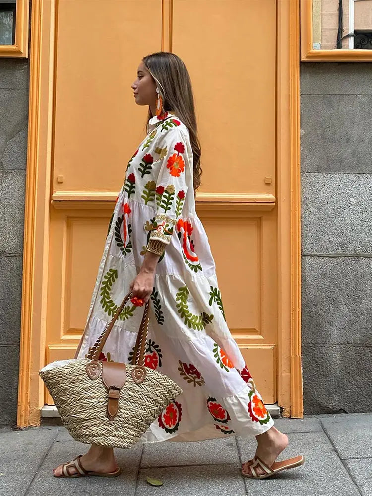 Celia Sukienka Maxi Damska – Długa Bawełniana Sukienka z Boho Haftami i Kolorowymi Detalami