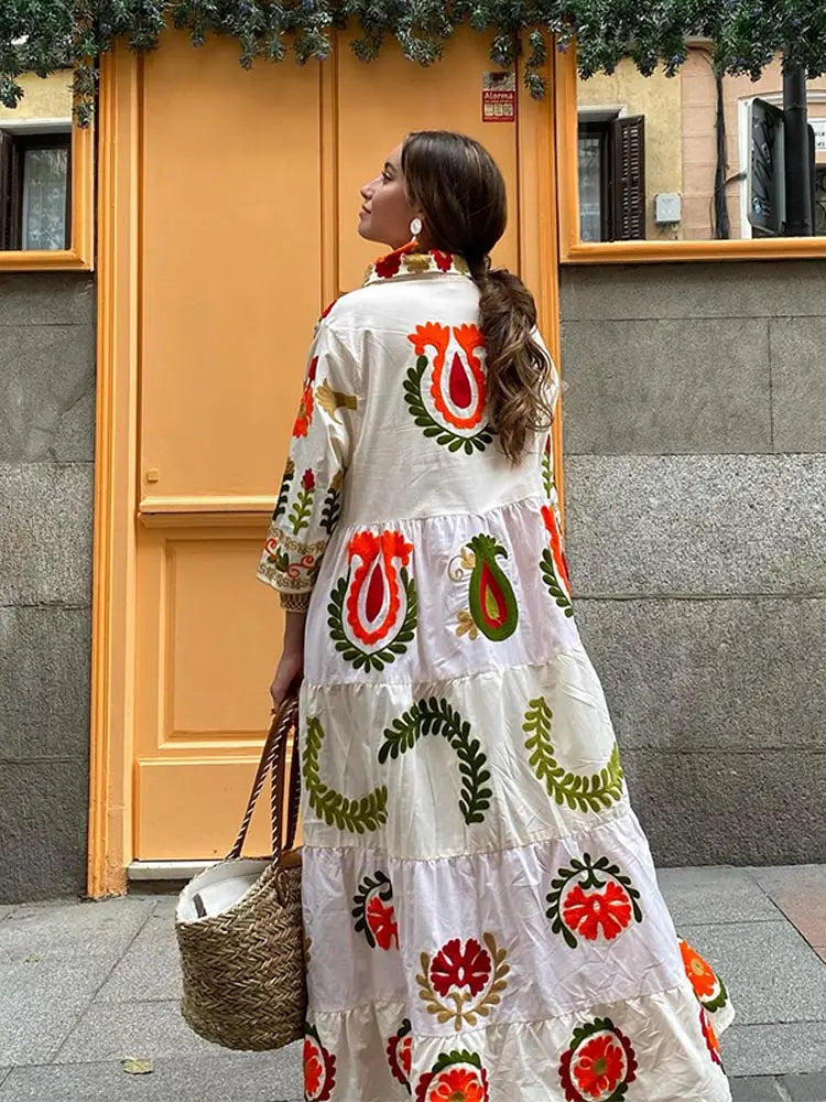 Celia Sukienka Maxi Damska – Długa Bawełniana Sukienka z Boho Haftami i Kolorowymi Detalami